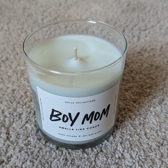 Boy Mom Candle- Calla Collections- 12 oz - Picture 3 of 4